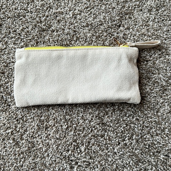 NOTED Zip Pouch - Picture 1 of 4